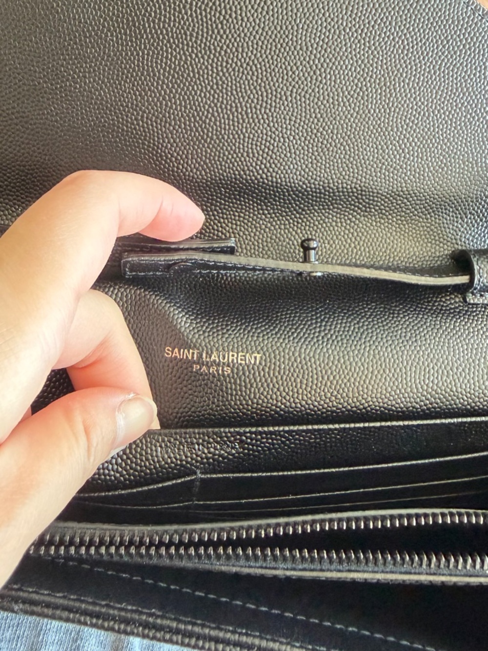 YSL Designer Wallet on Chain - Picture 2 of 5